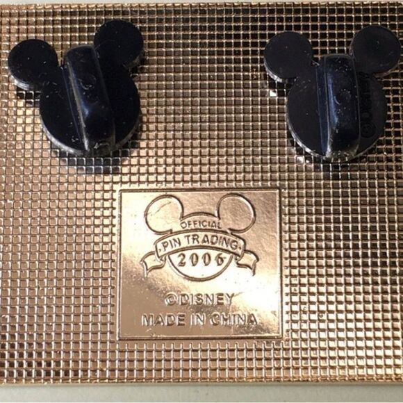 Disney collectible limited edition 2006 framed Cloisonné pins Christmas ornament - Picture 10 of 15